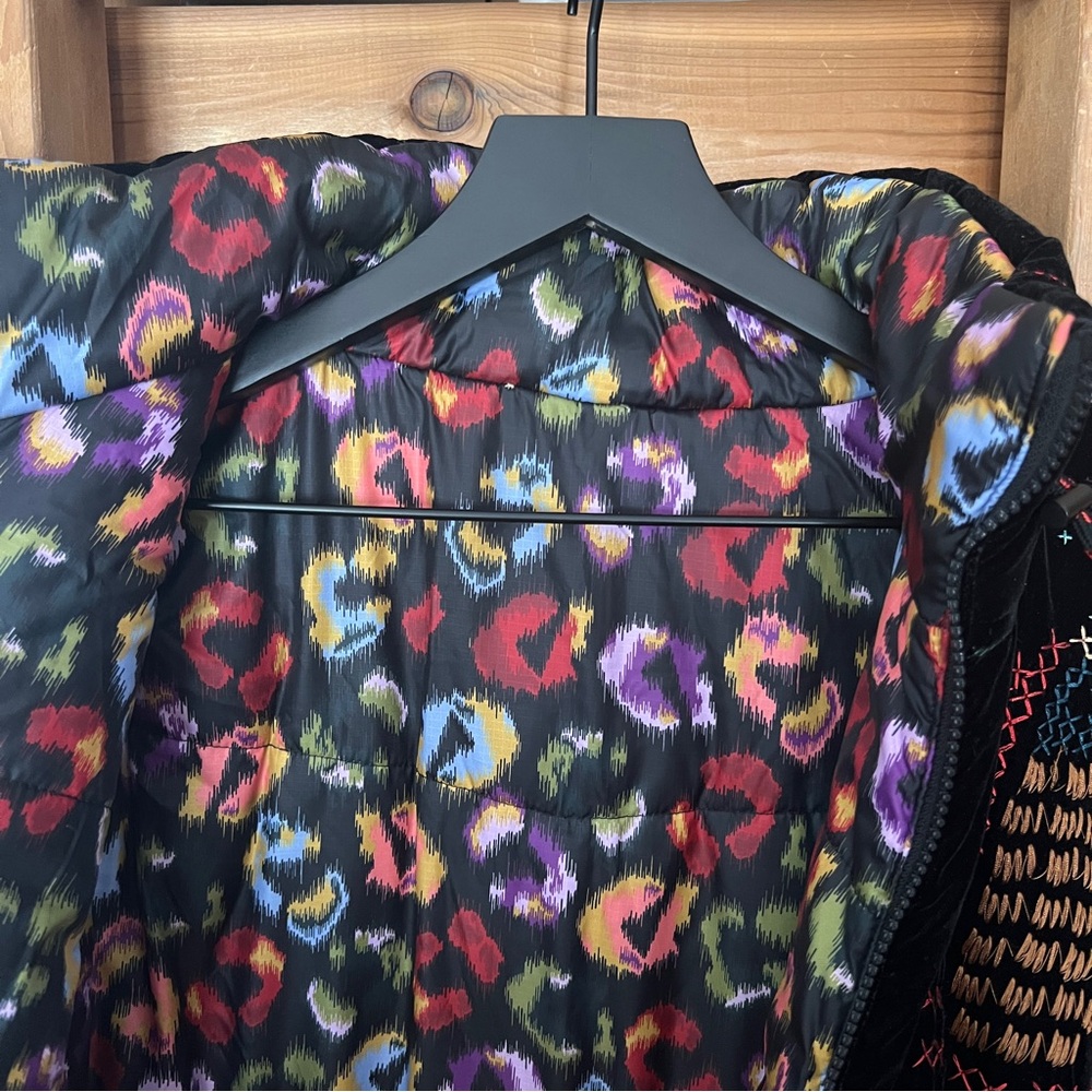 Farm Rio Embroidered Reversible Puffer Jacket - Picture 10 of 12